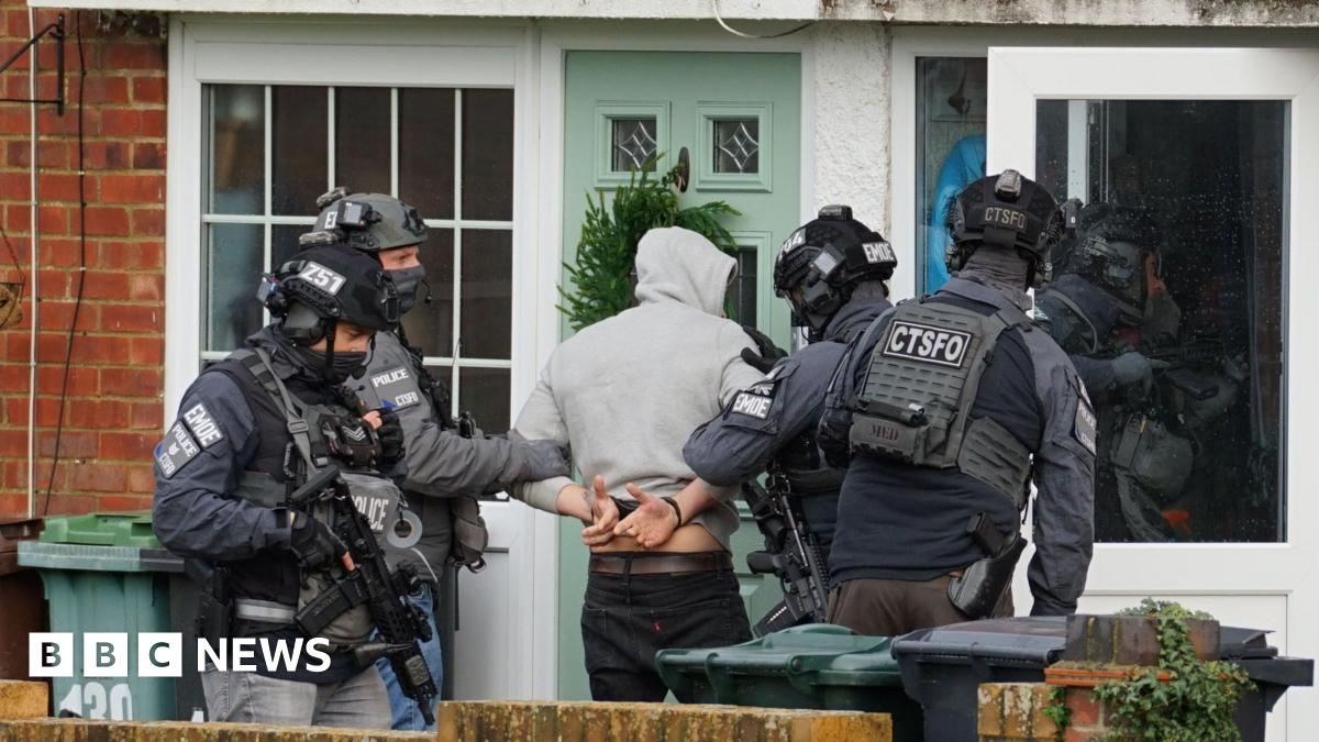 
                            Four arrested in Brighton and Eastbourne as part of right-wing terror case