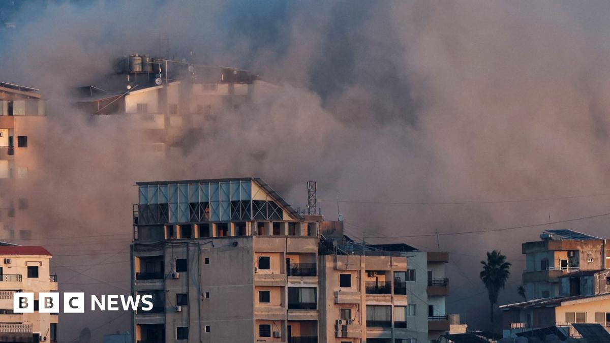 Description Smoke billows over southern Lebanon following an Israeli strike, amid ongoing cross-border hostilities between Hezbollah and Israeli forces, as seen from Tyre, Lebanon September 25, 2024. REUTERS/Amr Abdallah Dalsh
