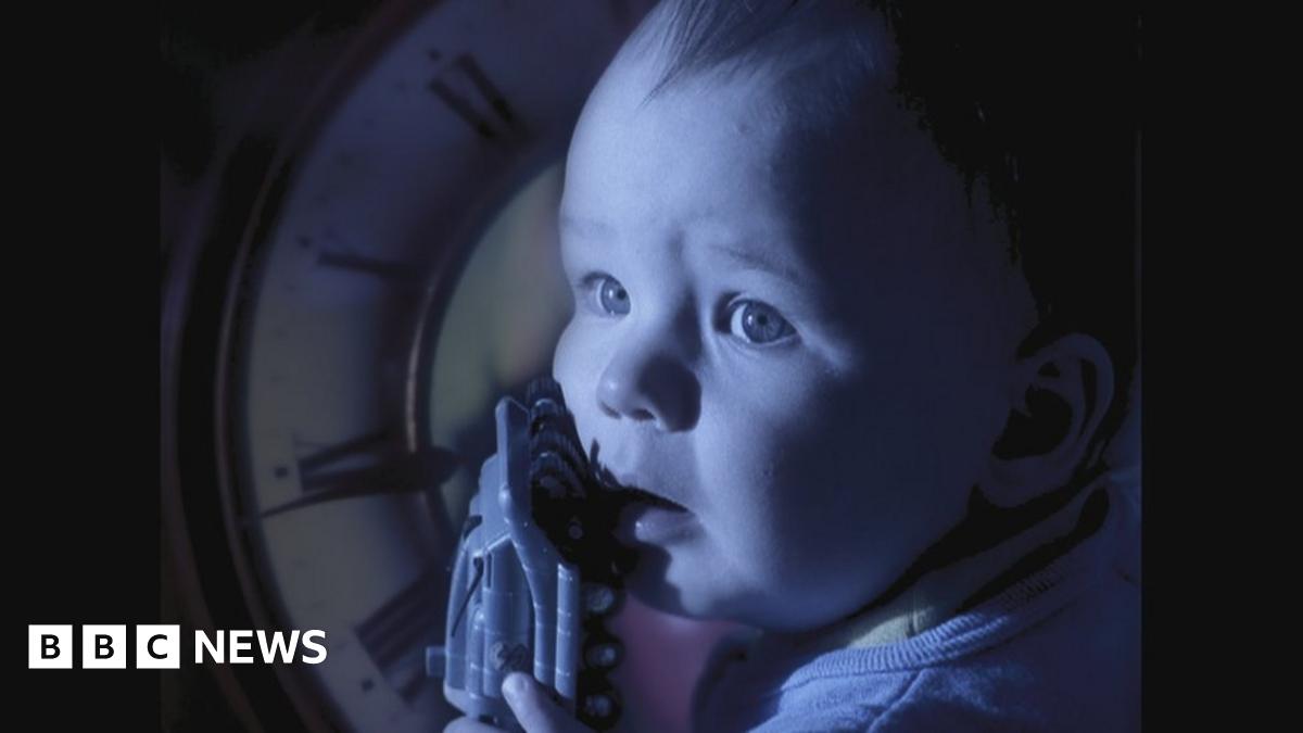 Ads on the frontline: Changing hearts and minds - BBC News