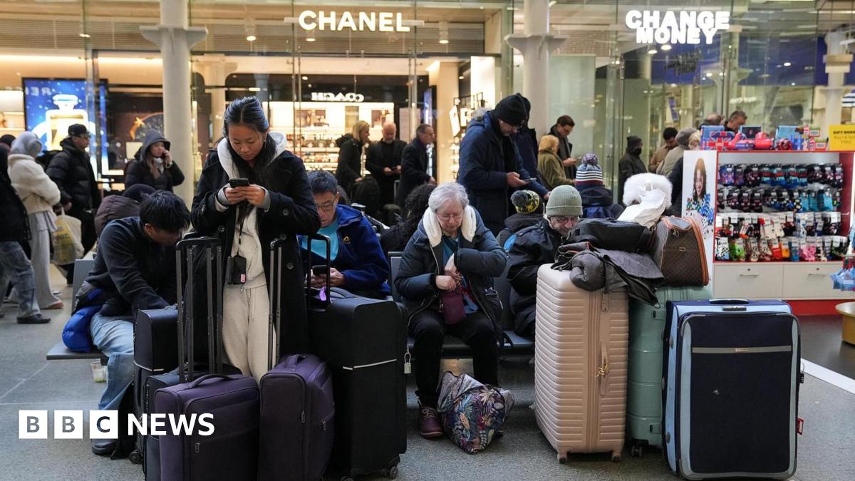 Eurostar cancels all services due to 'major disruption' in Channel Tunnel