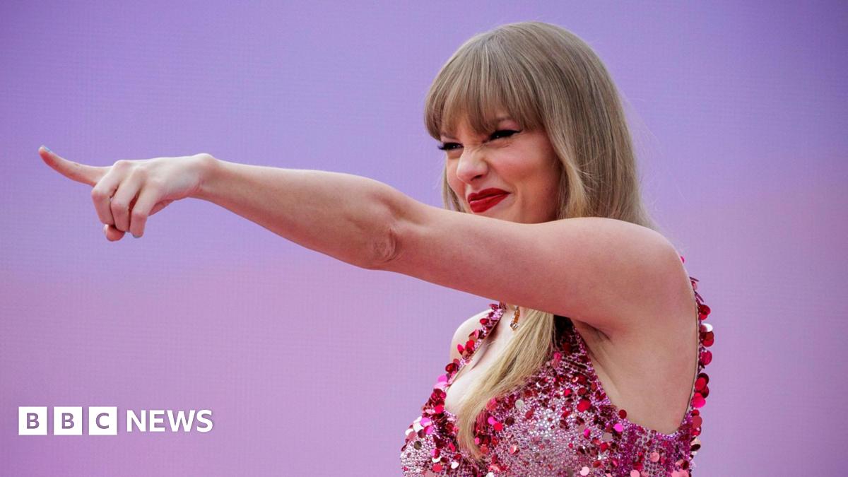 Taylor Swift inducted into Songwriters Hall of Fame