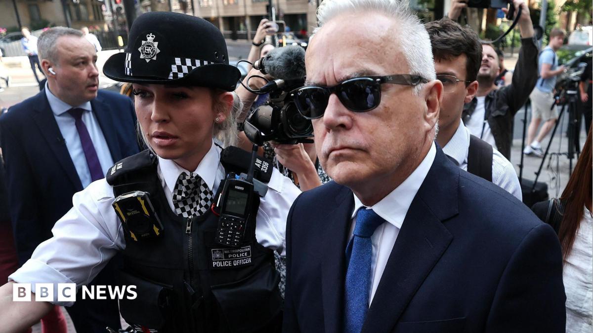 Huw Edwards criticised for entering festival poetry competition