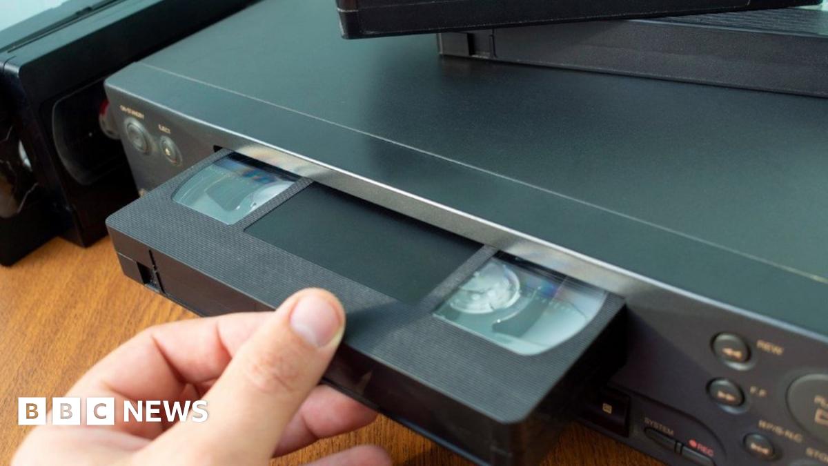 Thank you note for VHS player makes thousands cry