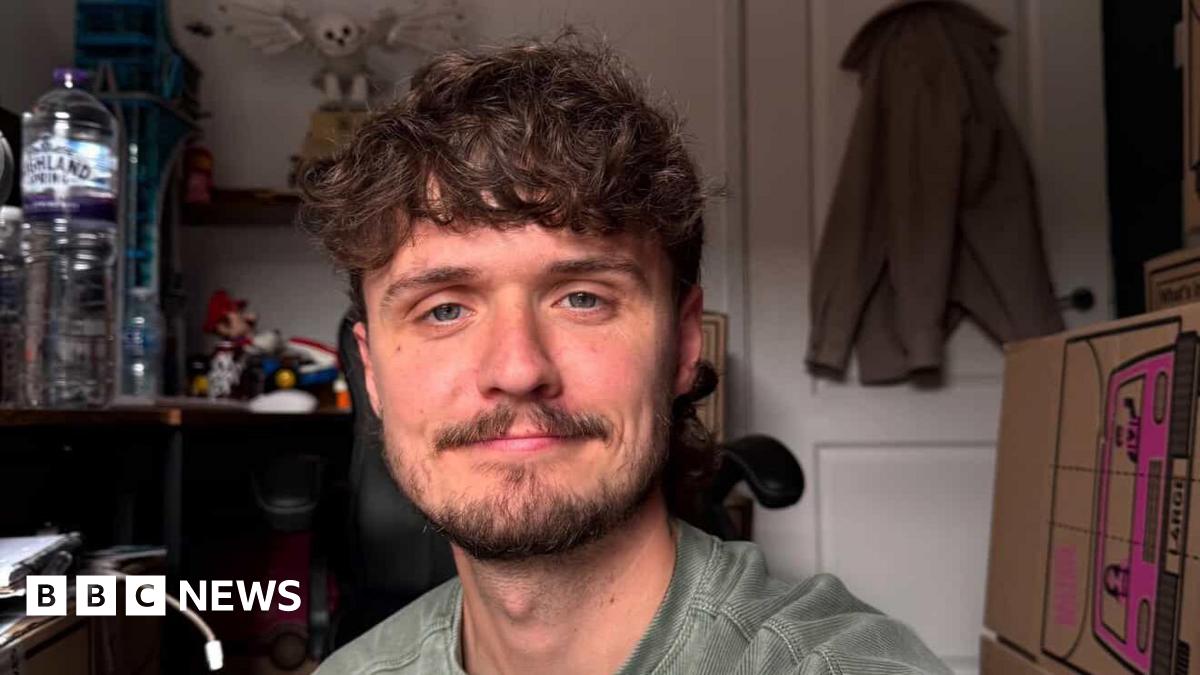 
                            Like Brooklyn Beckham, I'm estranged from my family - Bridgend man