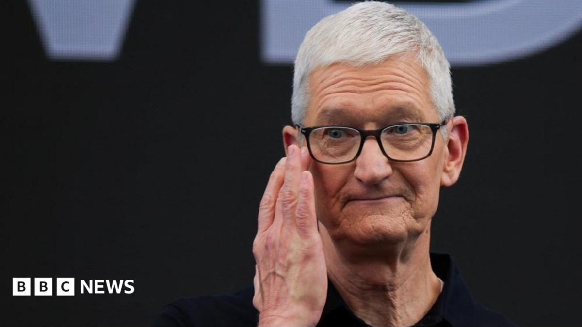 Apple unveils Siri AI makeover as Tim Cook bids farewell   www.bbc.co.uk