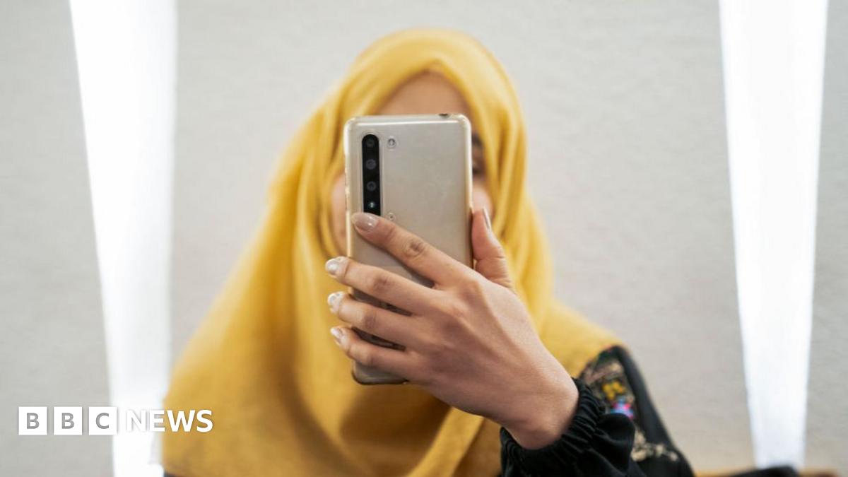 Taliban odrezal internet Afganským ženám: Mizne posledná nádej na vzdelanie a živobytie