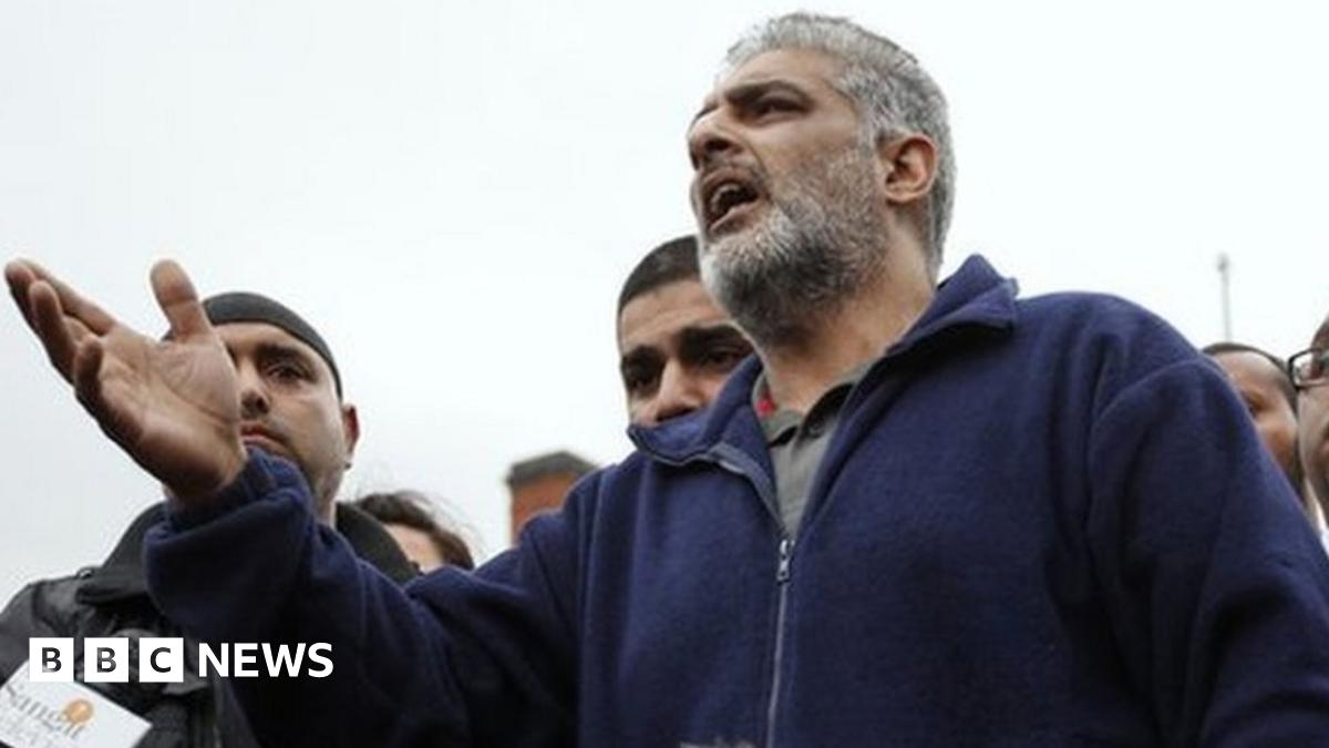 Tariq Jahan delivering speech
