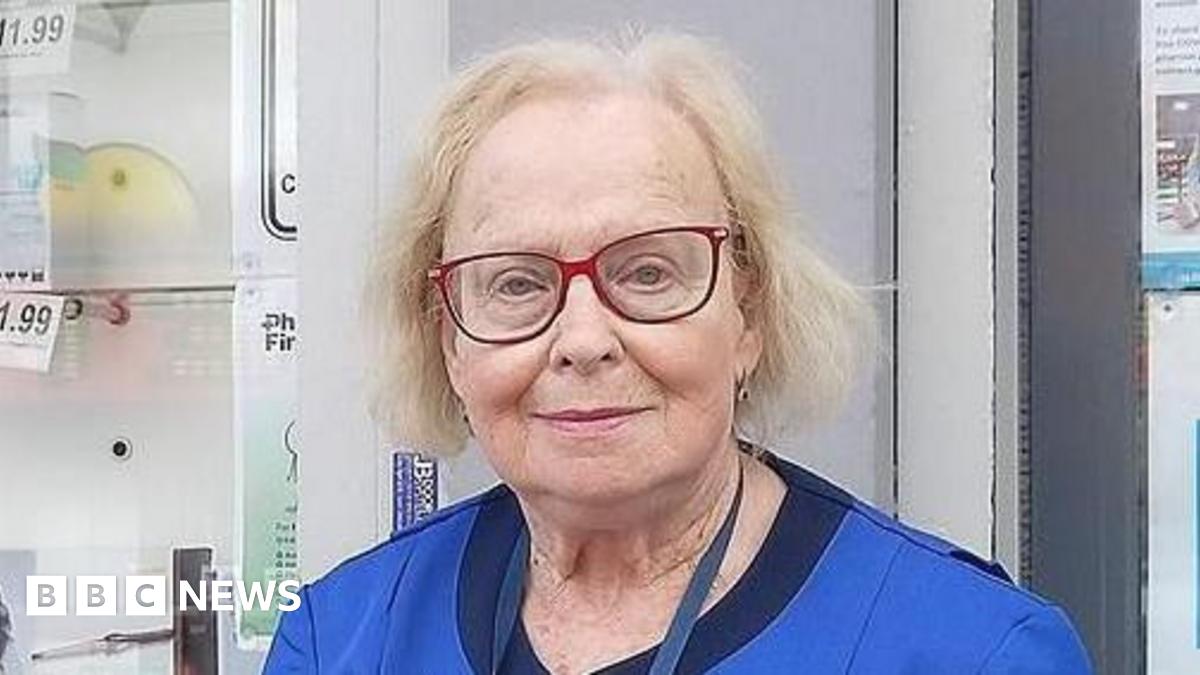 Portrush: Pharmacy worker retires after 75 years in her first job