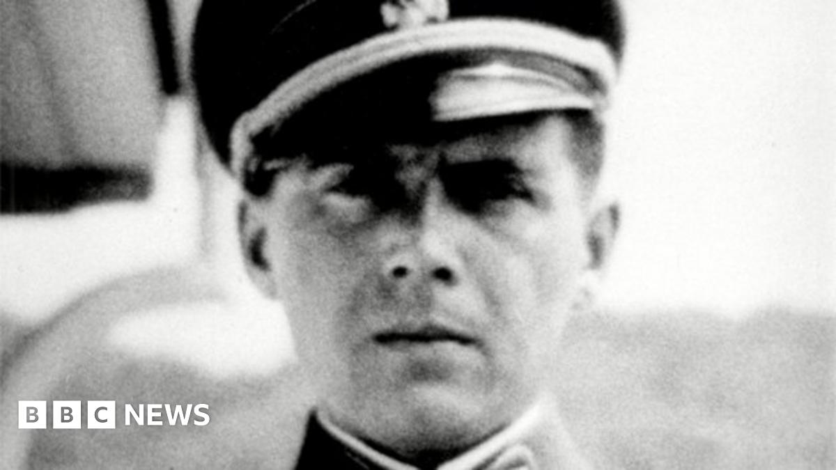 The twins of Auschwitz - BBC News