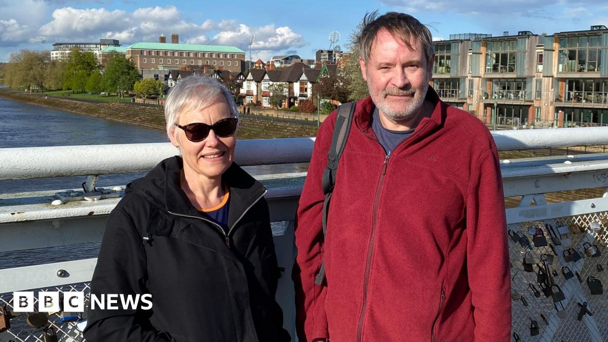 Heartbreak on the Bridge: Love Lock Removed, Leaving Woman Grieving