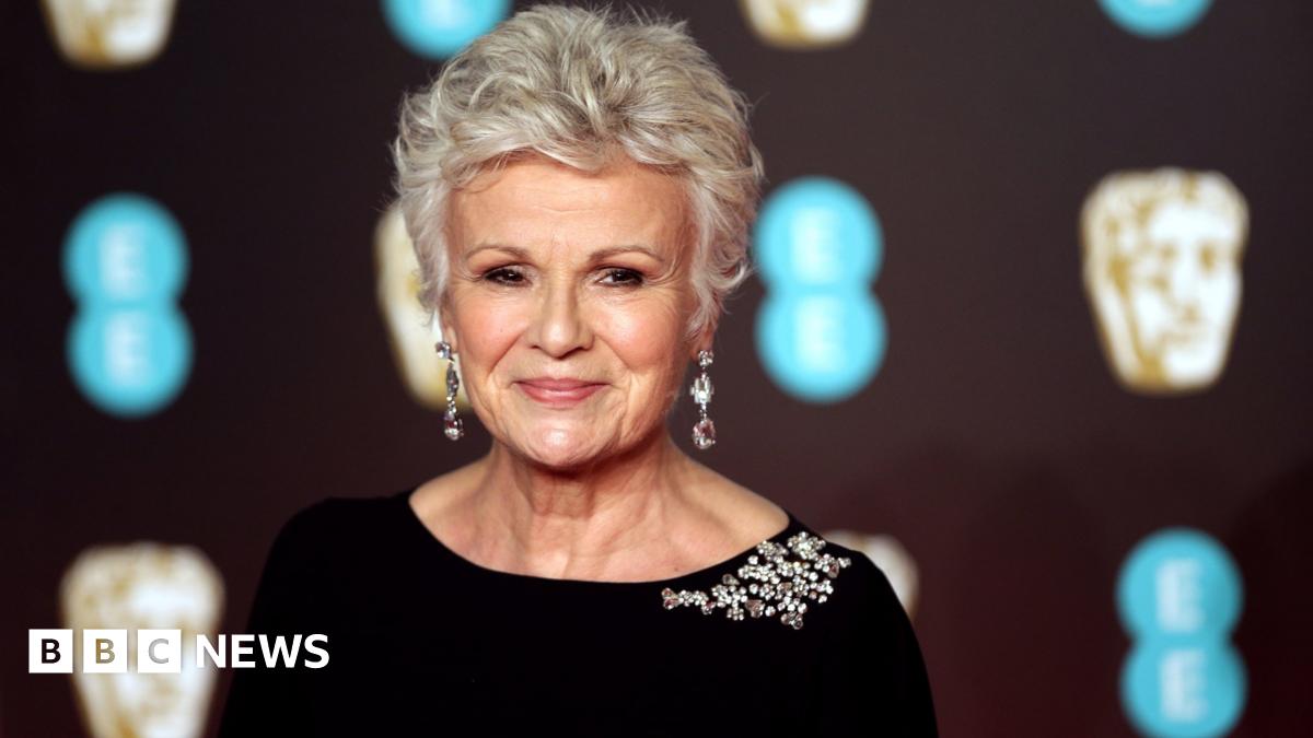 Dame Julie Walters reveals shock of bowel cancer diagnosis BBC News(02)