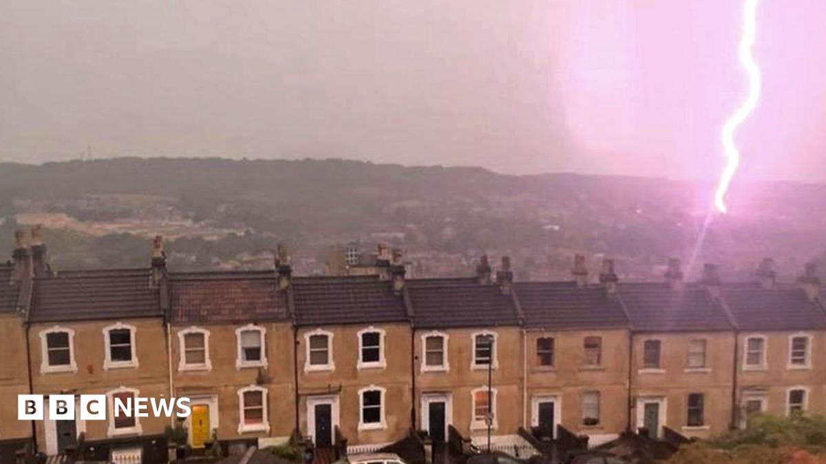 Around 29,000 lightning strikes light up sky across southern England