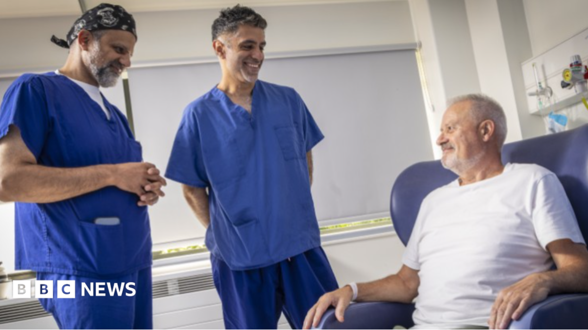 Former porter has first robotic knee surgery at Cannock hospital