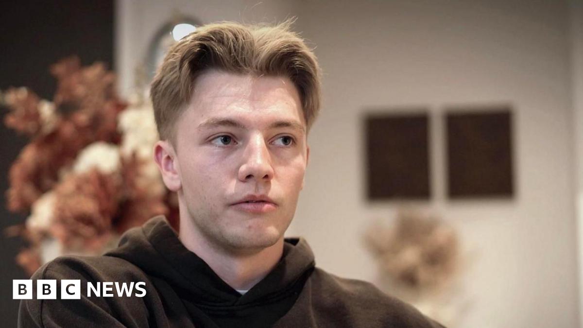 
                            'I spoke to ChatGPT 8 times a day' - Gen Z's loneliness 'crisis'