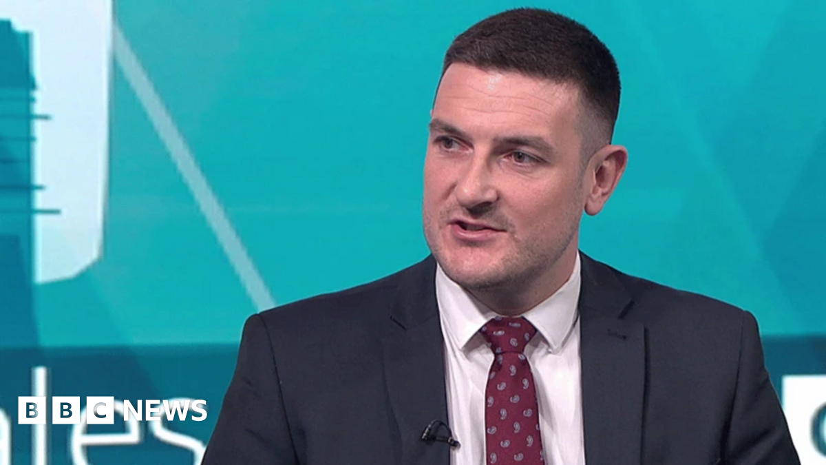 
                            Conservative Senedd politician kicked out of party for Reform talks