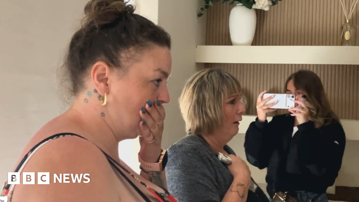Mum 'speechless' as kind strangers transform her home