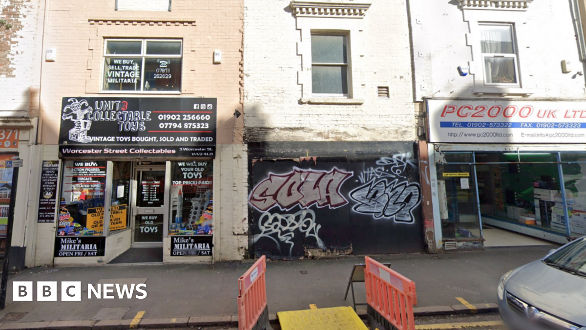 Plans for 'eyesore' shop in Wolverhampton not used for 25 years - BBC News