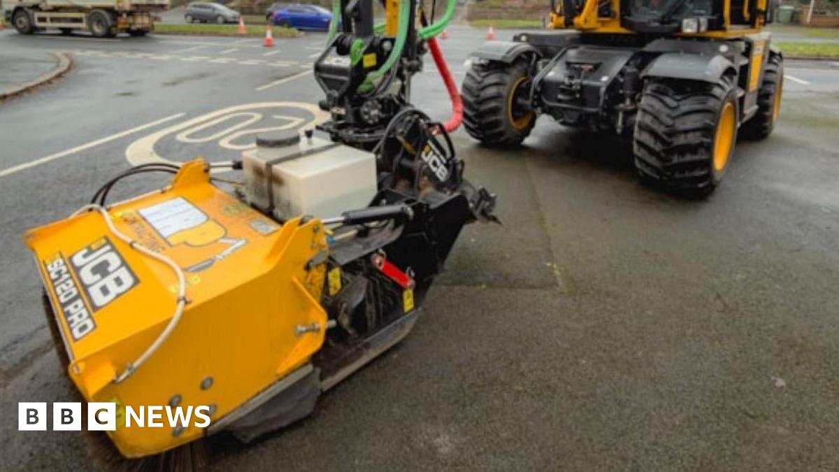 bbc.co.uk - Andrew Barton - New tech tested to tackle Leeds potholes backlog