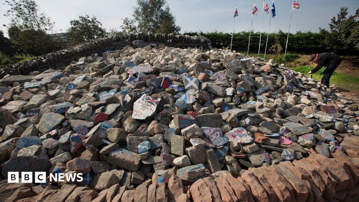 The Auld Acquaintance Cairn