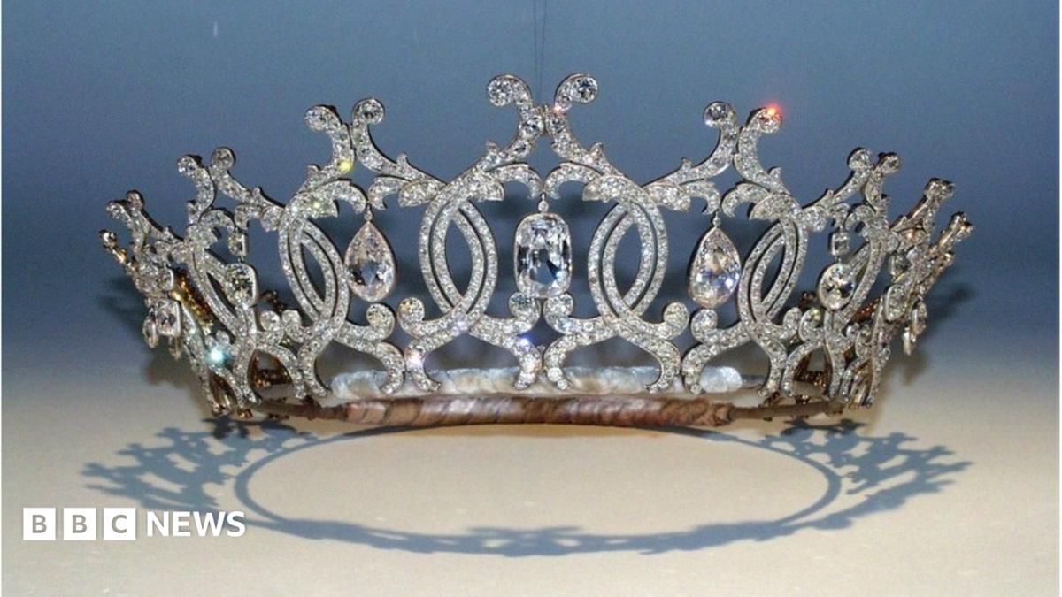 Tiara Royal Strathmore Rose Tiara Queen Elizabeth Queen Mother Cubic