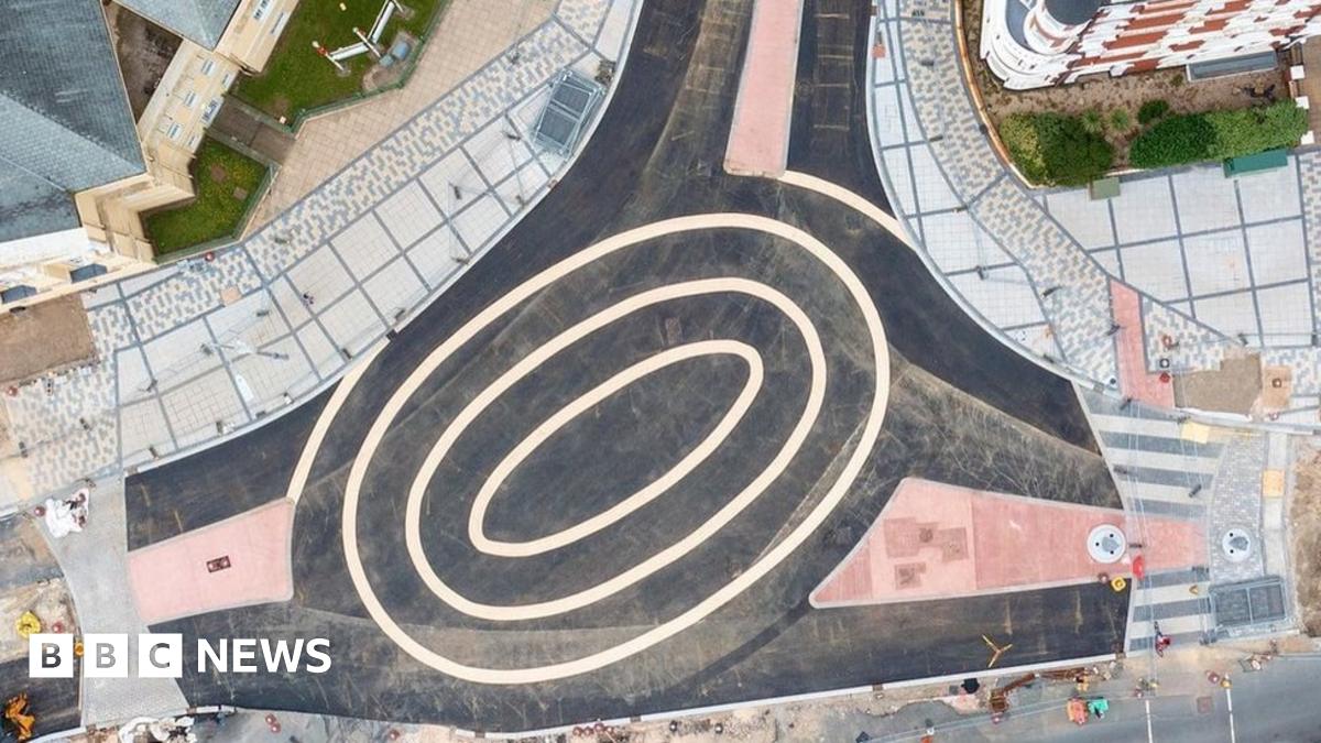 Roundel at Broadway from above