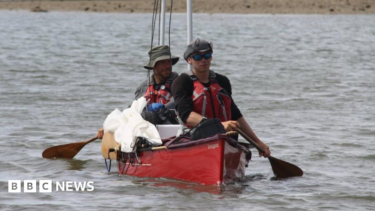 Pair finish first 2,100-mile open canoe circumnavigation of Britain - BBC News