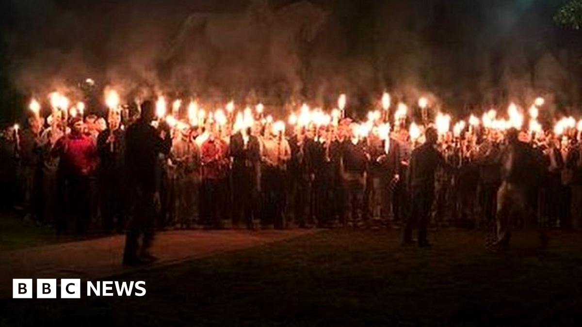 Confederate monuments: Virginia mayor condemns 'KKK-style' rally