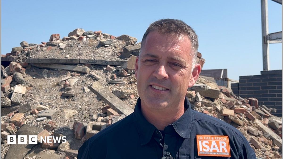 Lincolnshire firefighters tell of Venezuela earthquake 'carnage'