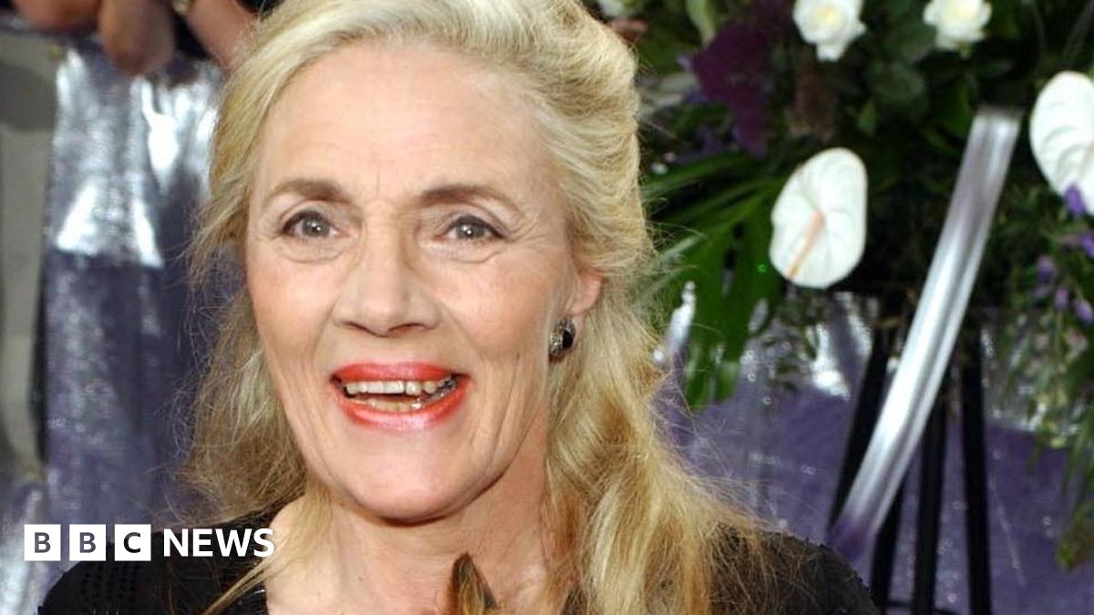 Emmerdale actress Shirley Stelfox dies aged 74