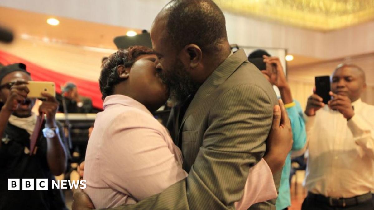 Africa in 2016: From long kisses to noise bans - BBC News