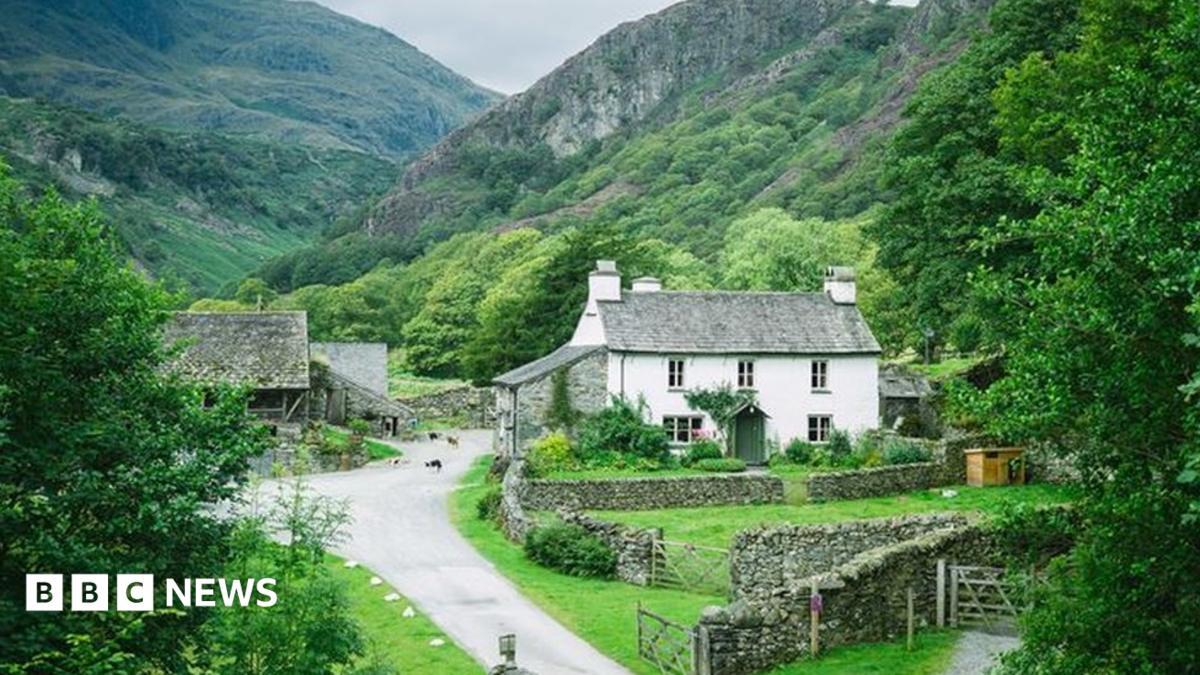 Beatrix Potter's Yew Tree Farm opens to the public - BBC News Beatrix Potter's Yew Tree Farm opens to the public - BBC News
