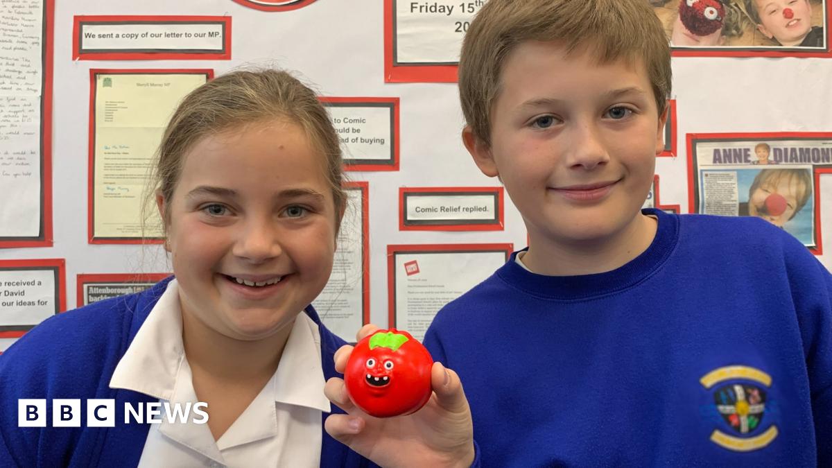 Children persuade Comic Relief to make Red Nose Day plastic free - BBC News
