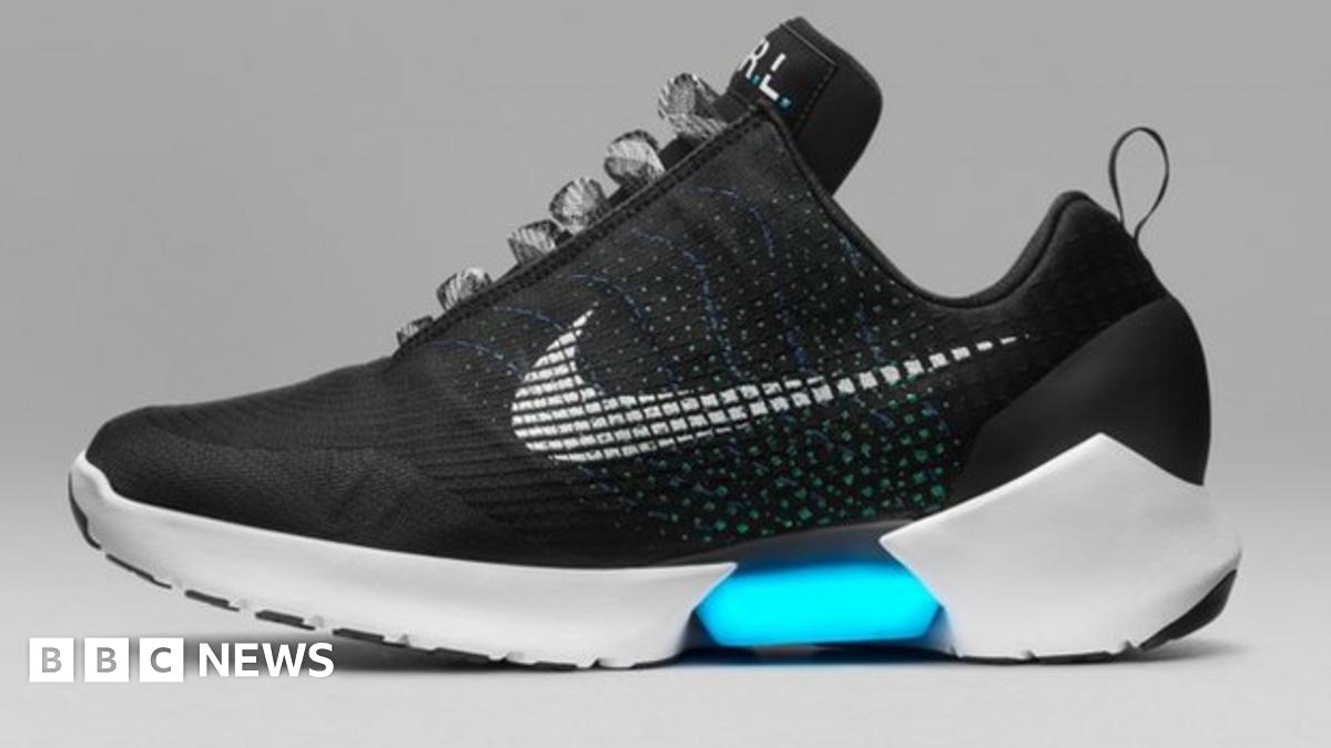 application nike sneakers