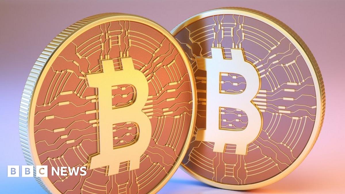 Bitcoin: Crypto fans can now invest in exchange-traded funds - but what are  they? - BBC News