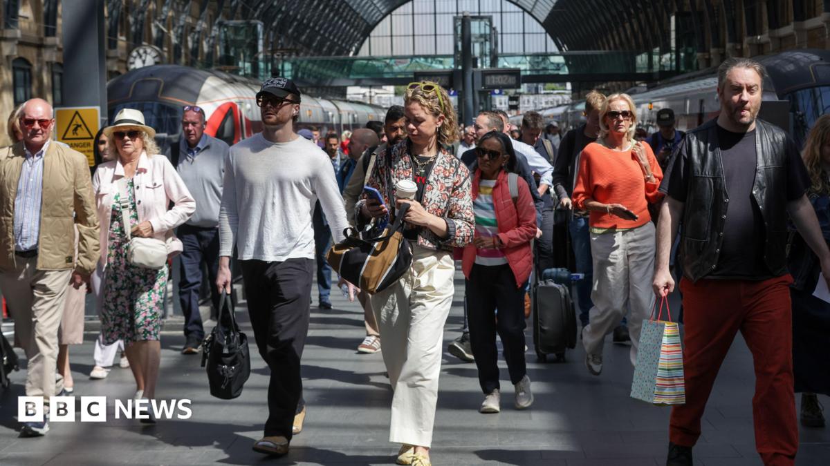 RMT union strike set to cripple CrossCountry rail services over bank holiday
