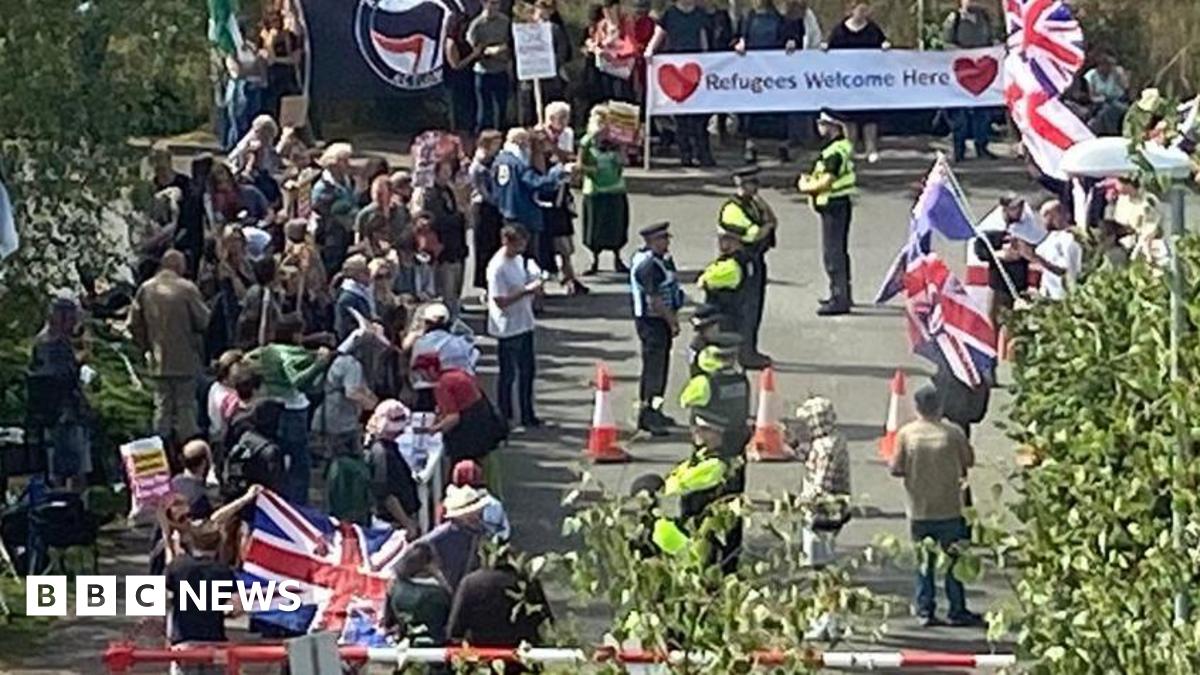 Council leader urges end to asylum hotel protests in Exeter - BBC News