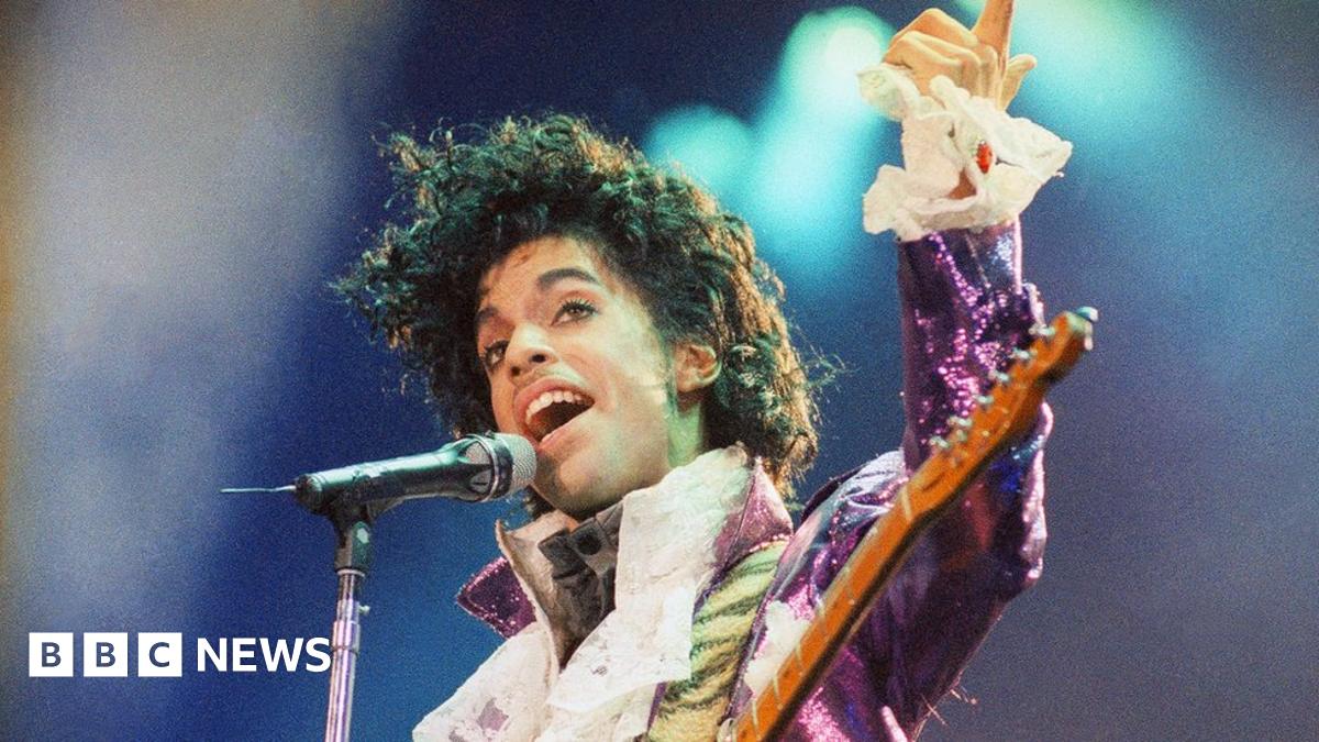 Prince death: Five strange stories about mysterious US musician - BBC News