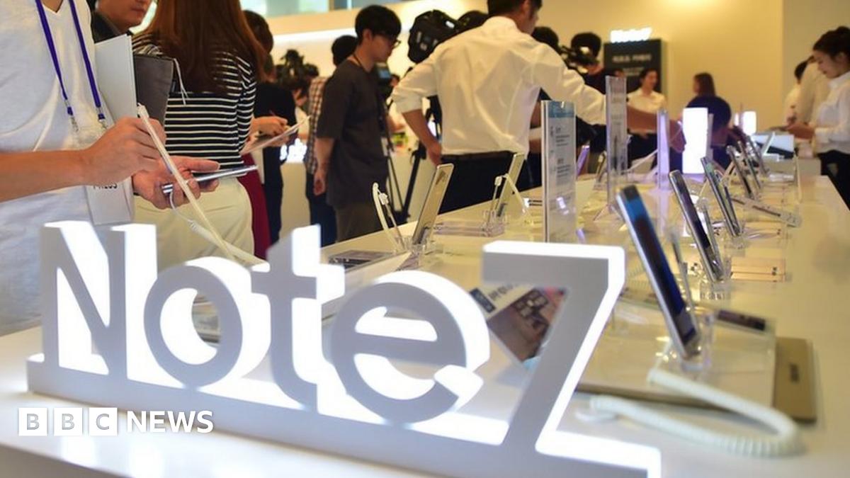 Samsung takes £4.4bn hit to profits from Note 7 fallout - BBC News