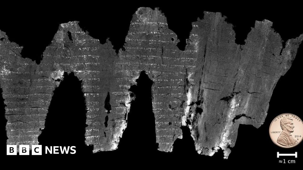 Digital technology reveals secret of ancient biblical scroll - BBC News