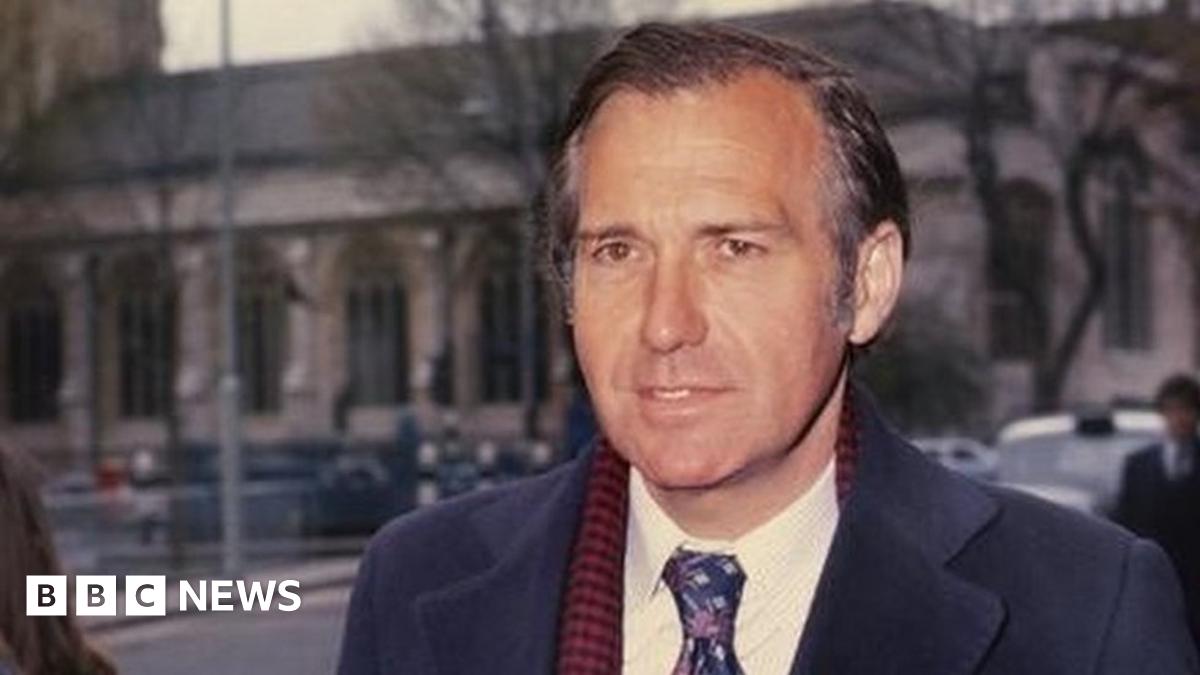 John Stonehouse: Bizarre tale of the MP who faked his own death - BBC News