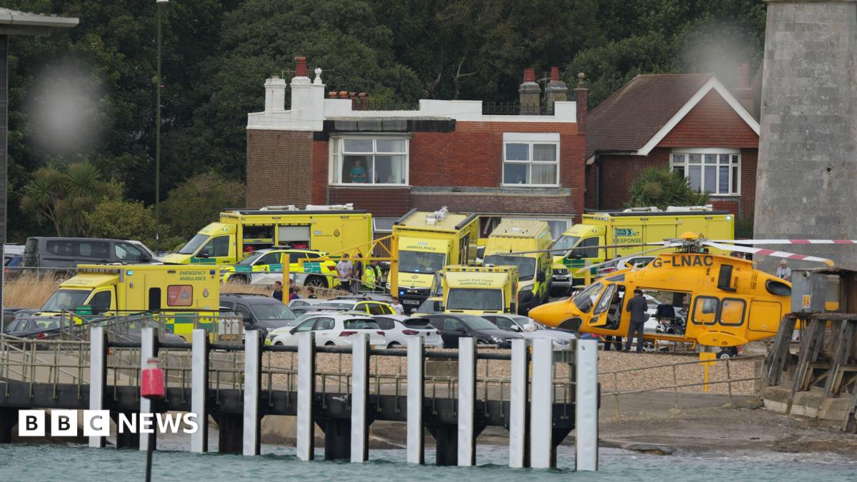 Three dead after family get into difficulty in sea