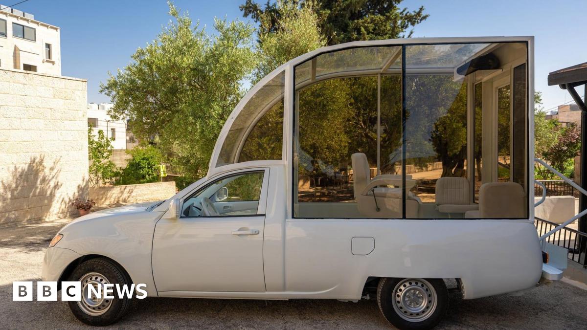 Popemobile child clinic yet to reach Gaza one year after Francis's death