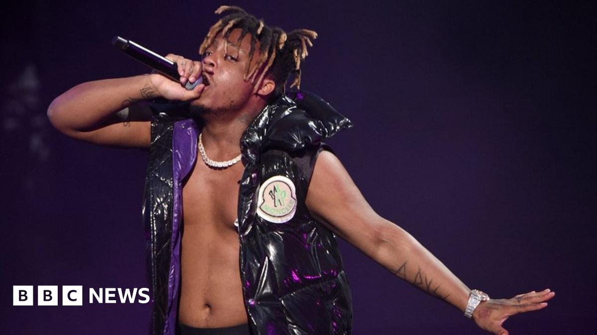 Drugs and guns found on Juice Wrld's jet, police say - BBC News