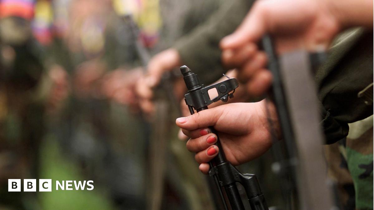 Farc's 'definitive' ceasefire takes effect in Colombia - BBC News