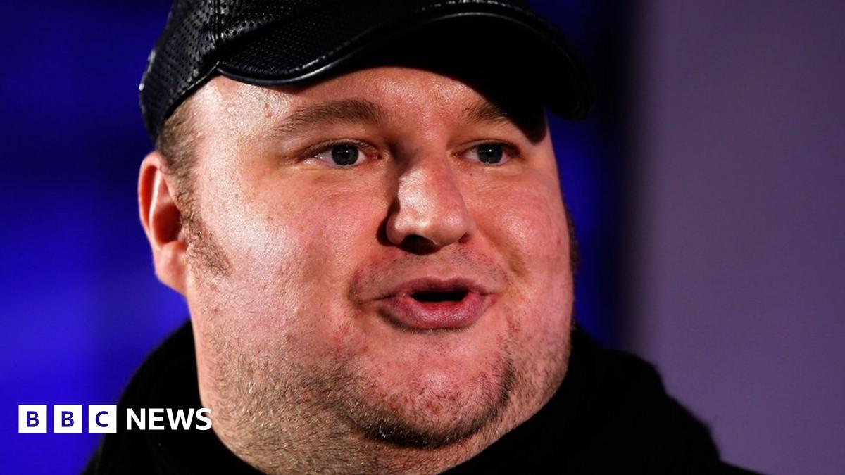 Kim Dotcom demos micro-payment service to help stop piracy - BBC News