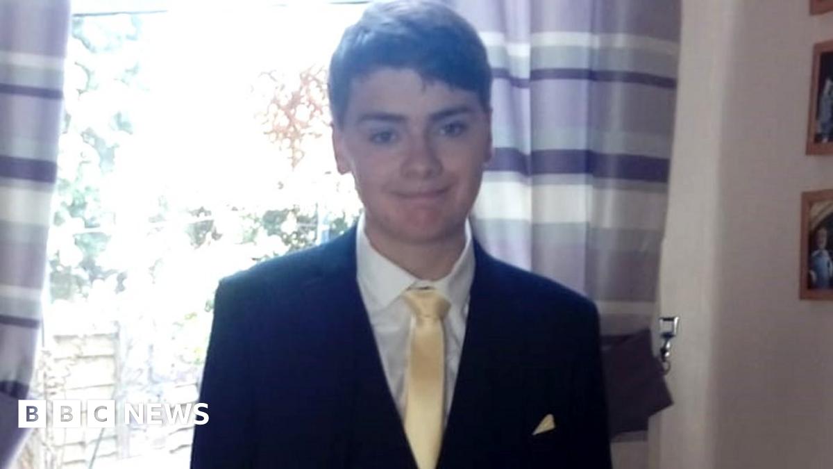 Scout could have been saved by basic instructions, inquest hears - BBC News