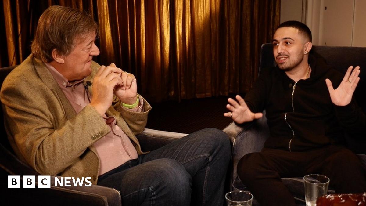Bipolar: Adam Deacon and Stephen Fry on lifelong struggle - BBC News
