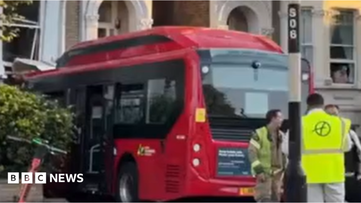 London bus crashes into North Kensington home