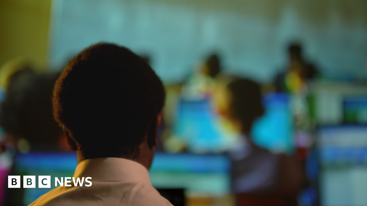 
                            Boy who sued parents must stay in Ghana, judge rules