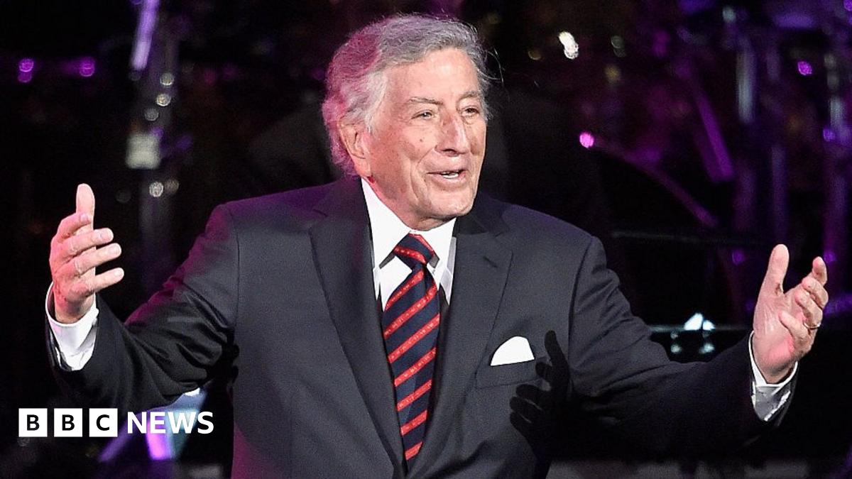 Tony Bennett reveals he has Alzheimer's - BBC News